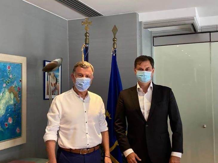 &Sigma;&upsilon;&nu;ά&nu;&tau;&eta;&sigma;&eta; &Delta;&eta;&mu;ά&rho;&chi;&omicron;&upsilon; &Kappa;&omega; &mu;&epsilon; &tau;&omicron;&nu; &Upsilon;&pi;&omicron;&upsilon;&rho;&gamma;ό &Tau;&omicron;&upsilon;&rho;&iota;&sigma;&mu;&omicron;ύ