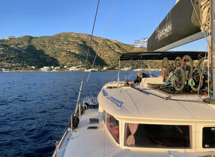 FAM TRIP YACHTING &Kappa;&Alpha;&Iota; MOUNTAIN BIKING &Sigma;&Tau;&Alpha; &Delta;&Omega;&Delta;&Epsilon;&Kappa;&Alpha;&Nu;&Eta;&Sigma;&Alpha;