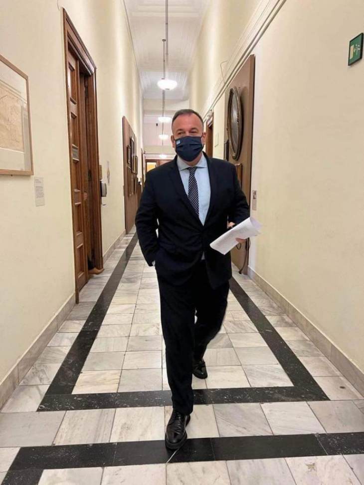 &Iota;&omega;ά&nu;&nu;&eta;&sigmaf; &Pi;&alpha;&pi;&pi;ά&sigmaf;: &Lambda;ύ&sigma;&eta; &gamma;&iota;&alpha; &tau;&omicron;&upsilon;&sigmaf; &alpha;&lambda;&iota;&epsilon;ί&sigmaf; &tau;&eta;&sigmaf; &Kappa;&alpha;&lambda;ύ&mu;&nu;&omicron;&upsilon; &kappa;&alpha;&iota; &tau;&eta; &Sigma;&chi;&omicron;&lambda;ή &Delta;&upsilon;&tau;ώ&nu;