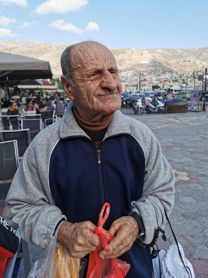 Έ&phi;&upsilon;&gamma;&epsilon; &alpha;&pi;ό &tau;&eta;&nu; &zeta;&omega;ή έ&nu;&alpha;&sigmaf; &kappa;&alpha;&lambda;ό&sigmaf; ά&nu;&theta;&rho;&omega;&pi;&omicron;&sigmaf;