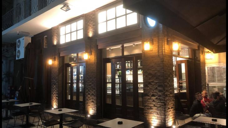 &Eta; &kappa;&alpha;&phi;&epsilon;&tau;έ&rho;&iota;&alpha; &Alpha;&nu;ά&sigma;&eta; ά&lambda;&lambda;&alpha;&xi;&epsilon; &epsilon;&nu;&tau;&epsilon;&lambda;ώ&sigmaf; &epsilon;&iota;&kappa;ό&nu;&alpha;