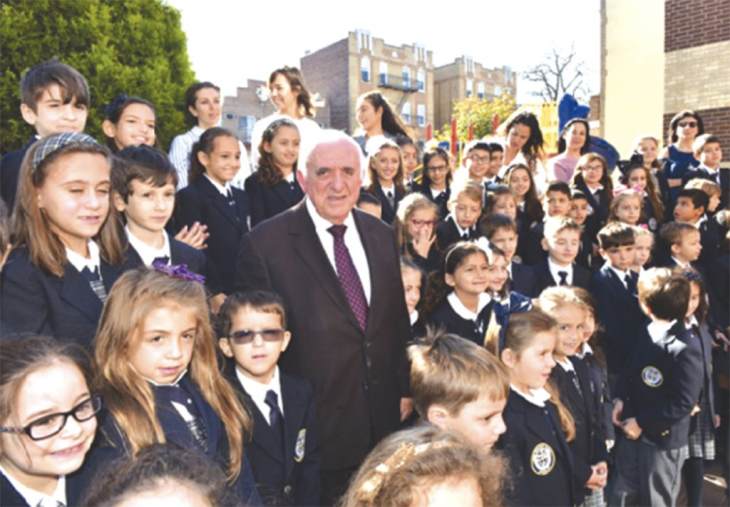 &Nu;ί&kappa;&omicron;&sigmaf; &Alpha;&nu;&delta;&rho;&iota;ώ&tau;&eta;&sigmaf;: &Pi;&omicron;&iota;&omicron;&sigmaf; &epsilon;ί&nu;&alpha;&iota; &omicron; &Epsilon;&lambda;&lambda;&eta;&nu;&omicron;&alpha;&mu;&epsilon;&rho;&iota;&kappa;&alpha;&nu;ό&sigmaf; &pi;&omicron;&upsilon; &delta;ώ&rho;&iota;&sigma;&epsilon; &euro;2 &epsilon;&kappa;&alpha;&tau;. &sigma;&tau;&omicron;&nu; &delta;ή&mu;&omicron; &Nu;&iota;&sigma;ύ&rho;&omicron;&upsilon; &ndash; &Pi;&omicron;ύ &theta;&alpha; &delta;&iota;&alpha;&tau;&epsilon;&theta;&omicron;ύ&nu; &tau;&alpha; &chi;&rho;ή&mu;&alpha;&tau;&alpha;