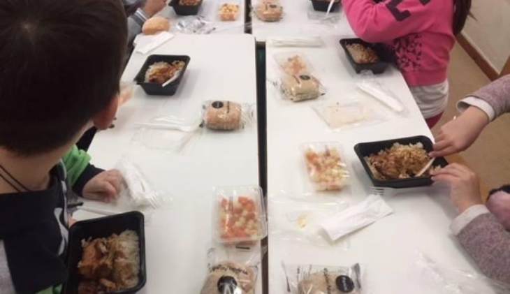 Σχολικά γεύματα σε μαθητές δημοτικού της Ρόδου και της Κω για πρώτη φορά