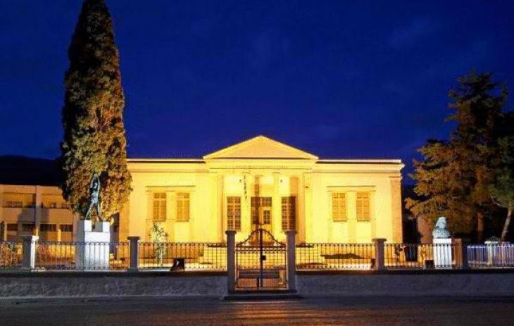 &Kappa;&lambda;&epsilon;ί&nu;&epsilon;&iota; &lambda;ό&gamma;&omega; &kappa;&rho;&omicron;&upsilon;&sigma;&mu;ά&tau;&omega;&nu; &gamma;&iota;&alpha; 2 &epsilon;&beta;&delta;&omicron;&mu;ά&delta;&epsilon;&sigmaf; &tau;&omicron; 1&omicron; &Gamma;&upsilon;&mu;&nu;ά&sigma;&iota;&omicron; &Kappa;&alpha;&lambda;ύ&mu;&nu;&omicron;&upsilon;