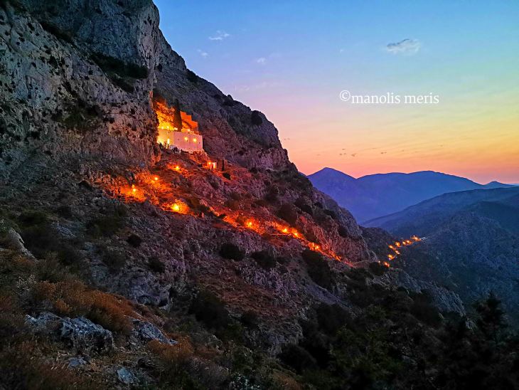 &Pi;&alpha;&nu;&alpha;&gamma;&iota;ά &Kappa;&upsilon;&rho;ά &Psi;&eta;&lambda;ή &Beta;&alpha;&theta;ύ &Kappa;&alpha;&lambda;ύ&mu;&nu;&omicron;&upsilon; 2013 ( &beta;ί&nu;&tau;&epsilon;&omicron; &Mu;&alpha;&nu;ώ&lambda;&eta; &Mu;έ&rho;&eta;)
