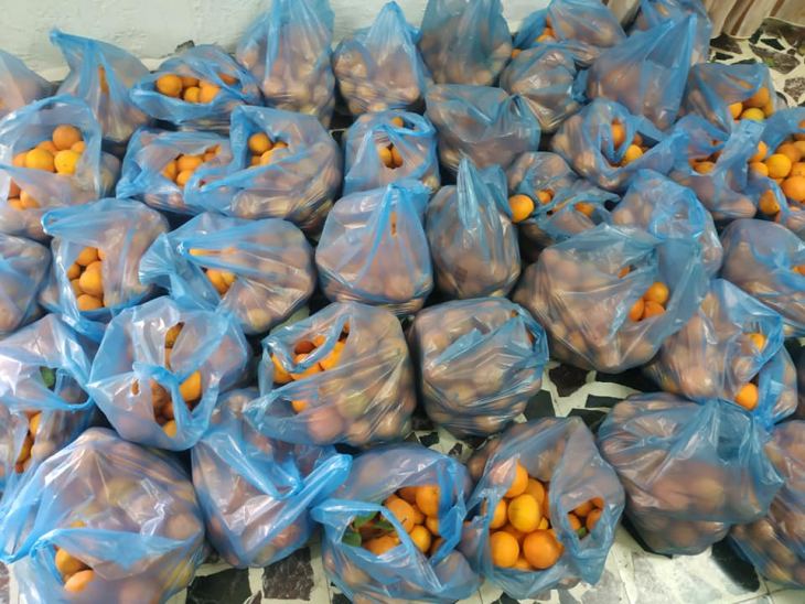 Συμπατριώτης μας παραγωγός από το Βαθύ δώρισε 400 κιλά πορτοκάλια στο σύλλογο τριτέκνων για οικογένειες που έχουν ανάγκη