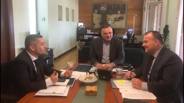 &Sigma;&upsilon;&nu;ά&nu;&tau;&eta;&sigma;&eta; &epsilon;&rho;&gamma;&alpha;&sigma;ί&alpha;&sigmaf; &tau;&omicron;&upsilon; &Beta;&omicron;&upsilon;&lambda;&epsilon;&upsilon;&tau;ή &Delta;&omega;&delta;&epsilon;&kappa;&alpha;&nu;ή&sigma;&omicron;&upsilon; &Iota;&omega;ά&nu;&nu;&eta; &Pi;&alpha;&pi;&pi;ά &mu;&epsilon; &tau;&omicron;&nu; &Gamma;&epsilon;&nu;&iota;&kappa;ό &Gamma;&rho;&alpha;&mu;&mu;&alpha;&tau;έ&alpha; &tau;&omicron;&upsilon; &Upsilon;&pi;&omicron;&upsilon;&rho;&gamma;&epsilon;ί&omicron;&upsilon; &Pi;&omicron;&lambda;&iota;&tau;&iota;&sigma;&mu;&omicron;ύ