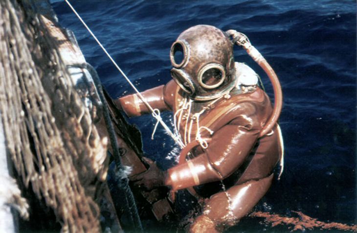 &Eta; &theta;&rho;&upsilon;&lambda;&iota;&kappa;ή &pi;&alpha;&rho;&omicron;&iota;&kappa;ί&alpha; &tau;&omega;&nu; &Epsilon;&lambda;&lambda;ή&nu;&omega;&nu; &sigma;&phi;&omicron;&upsilon;&gamma;&gamma;&alpha;&rho;ά&delta;&omega;&nu; &sigma;&tau;&omicron; &Tau;ά&rho;&pi;&omicron;&nu; &Sigma;&pi;&rho;&iota;&nu;&gamma;&kappa;&sigmaf; &sigma;&tau;&eta; &Phi;&lambda;ό&rho;&iota;&nu;&tau;&alpha;. Έ&gamma;&iota;&nu;&alpha;&nu; &phi;ί&lambda;&omicron;&iota; &mu;&epsilon; &tau;&omicron;&upsilon;&sigmaf; &mu;&alpha;ύ&rho;&omicron;&upsilon;&sigmaf; &kappa;&alpha;&iota; &tau;&omicron;&upsilon;&sigmaf; &pi;&rho;&omicron;&sigma;&tau;ά&tau;&epsilon;&upsilon;&sigma;&alpha;&nu; &alpha;&pi;ό &tau;&eta;&nu; &Kappa;&omicron;&upsilon; &Kappa;&lambda;&omicron;&upsilon;&xi; &Kappa;&lambda;&alpha;&nu;...