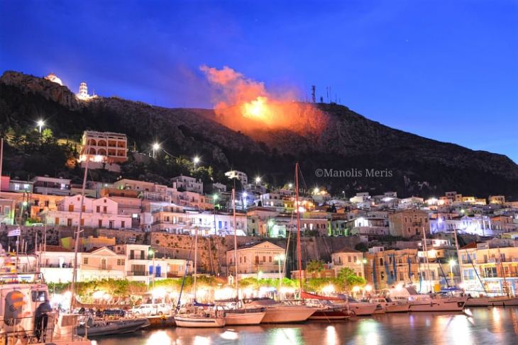 &Rho;ί&psi;&eta; &Delta;&upsilon;&nu;&alpha;&mu;&iota;&tau;ώ&nu; &kappa;&alpha;&iota; &Pi;&upsilon;&rho;&omicron;&tau;&epsilon;&chi;&nu;&eta;&mu;ά&tau;&omega;&nu; &tau;&omicron; &beta;&rho;ά&delta;&upsilon; &tau;&eta;&sigmaf; &Kappa;&upsilon;&rho;&iota;&alpha;&kappa;ή&sigmaf; &tau;&omicron;&upsilon; &Pi;ά&sigma;&chi;&alpha;