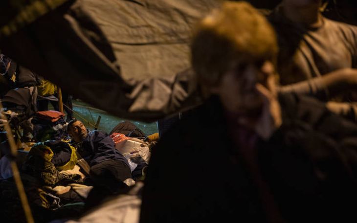 &Phi;&omicron;&nu;&iota;&kappa;ό&sigmaf; &sigma;&epsilon;&iota;&sigma;&mu;ό&sigmaf; &sigma;&tau;&eta;&nu; &Alpha;&lambda;&beta;&alpha;&nu;ί&alpha;: &Sigma;&tau;&omicron;&upsilon;&sigmaf; 24 &omicron;&iota; &nu;&epsilon;&kappa;&rho;&omicron;ί, &sigma;&epsilon; &delta;&omicron;&mu;έ&sigmaf; &phi;&iota;&lambda;&omicron;&xi;&epsilon;&nu;ί&alpha;&sigmaf; &omicron;&iota; &sigma;&epsilon;&iota;&sigma;&mu;ό&pi;&lambda;&eta;&kappa;&tau;&omicron;&iota;