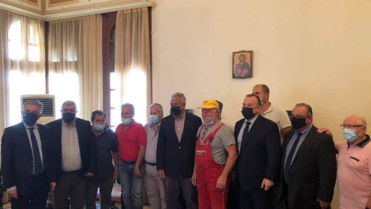 &Sigma;&tau;&eta;&nu; &Kappa;ά&lambda;&upsilon;&mu;&nu;&omicron; &sigma;&upsilon;&nu;ό&delta;&epsilon;&upsilon;&sigma;&epsilon;, &tau;&omicron;&nu; &Upsilon;&pi;&omicron;&upsilon;&rho;&gamma;ό &Alpha;&gamma;&rho;&omicron;&tau;&iota;&kappa;ή&sigmaf; &Alpha;&nu;ά&pi;&tau;&upsilon;&xi;&eta;&sigmaf; &Mu;.&Beta;&omicron;&rho;ί&delta;&eta; , &omicron; &Beta;&omicron;&upsilon;&lambda;&epsilon;&upsilon;&tau;ή&sigmaf; &Delta;&omega;&delta;&epsilon;&kappa;&alpha;&nu;ή&sigma;&omicron;&upsilon; &Iota;&omega;ά&nu;&nu;&eta;&sigmaf; &Pi;&alpha;&pi;&pi;ά&sigmaf;.