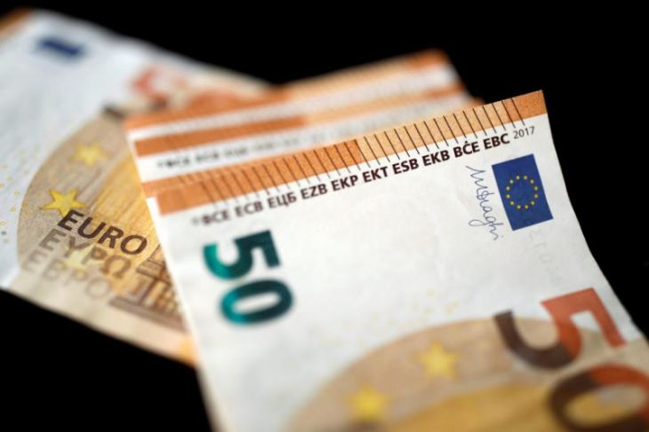Έ&kappa;&tau;&alpha;&kappa;&tau;&omicron; &epsilon;&pi;ί&delta;&omicron;&mu;&alpha; 400 &epsilon;&upsilon;&rho;ώ &ndash; &Pi;&omicron;&iota;&omicron;&iota; &tau;&omicron; &delta;&iota;&kappa;&alpha;&iota;&omicron;ύ&nu;&tau;&alpha;&iota;