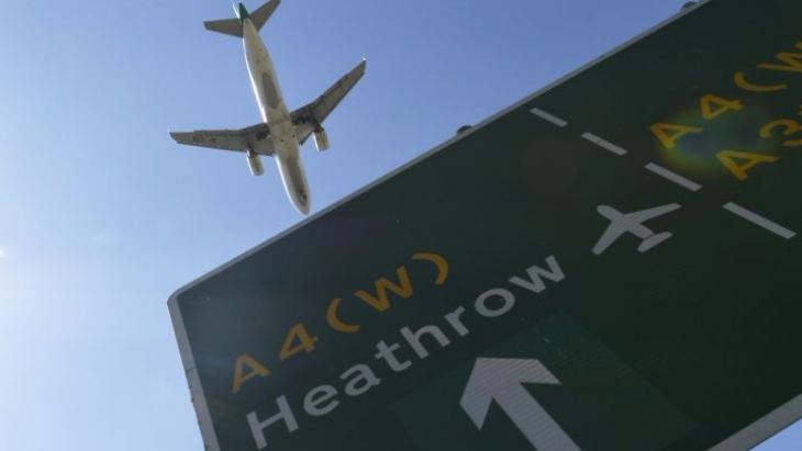 &Tau;&alpha;&xi;&iota;&delta;&iota;&omega;&tau;&iota;&kappa;ή &omicron;&delta;&eta;&gamma;ί&alpha; &alpha;&pi;ό &tau;&eta; &Beta;&rho;&epsilon;&tau;&alpha;&nu;ί&alpha; &gamma;&iota;&alpha; &Rho;ό&delta;&omicron;, &Kappa;&omega; &kappa;&alpha;&iota; ά&lambda;&lambda;&alpha; &nu;&eta;&sigma;&iota;ά