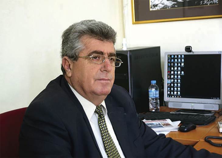 &Delta;ύ&sigma;&kappa;&omicron;&lambda;&eta; &eta; &phi;&epsilon;&tau;&iota;&nu;ή &chi;&rho;&omicron;&nu;&iota;ά &sigma;&tau;&omicron;&nu; &tau;&omicron;&mu;έ&alpha; &tau;&eta;&sigmaf; &pi;&rho;&omega;&tau;&omicron;&gamma;&epsilon;&nu;&omicron;ύ&sigmaf; &pi;&alpha;&rho;&alpha;&gamma;&omega;&gamma;ή&sigmaf;