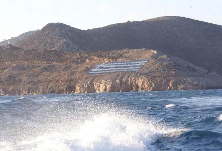 &Mu;&epsilon; &alpha;&phi;&omicron;&rho;&mu;ή &tau;&eta; &alpha;&pi;&omicron;&sigma;&tau;&omicron;&lambda;ή &sigma;&tau;&rho;&alpha;&tau;&iota;ώ&tau;&eta; &Iota;&alpha;&tau;&rho;&omicron;ύ &sigma;&tau;&eta;&nu; &Psi;έ&rho;&iota;&mu;&omicron; &eta; Ά&gamma;&kappa;&upsilon;&rho;&alpha; &delta;&eta;&lambda;ώ&nu;&epsilon;&iota;: &ldquo;&Epsilon;&lambda;&lambda;&eta;&nu;&iota;&kappa;ά &pi;&upsilon;&rho;&omicron;&beta;ό&lambda;&alpha;/&pi;&omicron;&lambda;&upsilon;&beta;ό&lambda;&alpha; &sigma;&tau;&omicron;&chi;&epsilon;ύ&omicron;&upsilon;&nu; &tau;&eta;&nu; &Tau;&omicron;&upsilon;&rho;&kappa;ί&alpha;&rdquo;