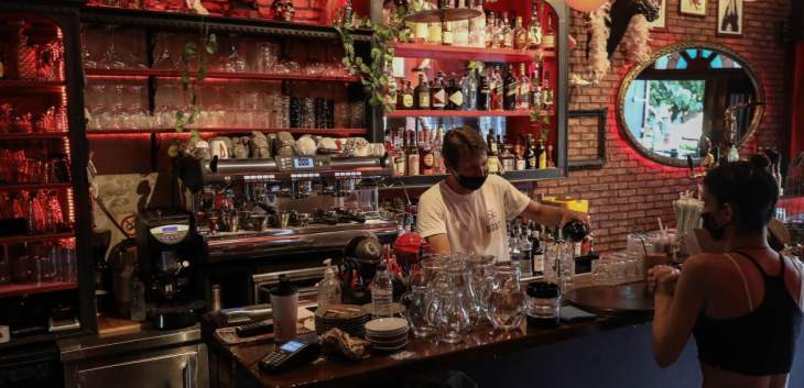 &Epsilon;&sigma;&tau;ί&alpha;&sigma;&eta; / &Chi;&omega;&rho;ί&sigmaf; &mu;&omicron;&upsilon;&sigma;&iota;&kappa;ή &alpha;&nu;&omicron;ί&gamma;&omicron;&upsilon;&nu; &epsilon;&sigma;&tau;&iota;&alpha;&tau;ό&rho;&iota;&alpha; &kappa;&alpha;&iota; &kappa;&alpha;&phi;έ - &Alpha;&lambda;&alpha;&lambda;&omicron;ύ&mu; &mu;&epsilon; &tau;&alpha; &mu;&pi;&alpha;&rho;