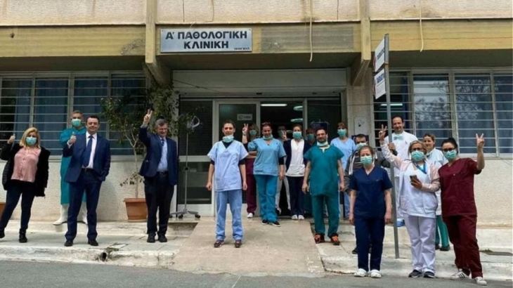 Τσιόδρας: Δεν συστήνεται η γενικευμένη χρήση μασκών και γαντιών