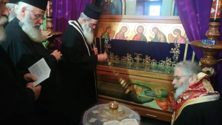 &Alpha;&nu;&alpha;&kappa;&omicron;&iota;&nu;ώ&sigma;&epsilon;&iota;&sigmaf; &kappa;&alpha;&iota; &mu;έ&tau;&rho;&alpha; &alpha;&pi;ό &tau;&eta;&nu; &Iota;&epsilon;&rho;ά &Mu;&eta;&tau;&rho;ό&pi;&omicron;&lambda;&eta; &Kappa;&alpha;&lambda;ύ&mu;&nu;&omicron;&upsilon;