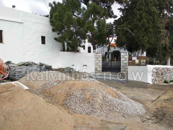 &Omicron;&mu;&omicron;&rho;&phi;&alpha;ί&nu;&epsilon;&iota; &alpha;&kappa;ό&mu;&alpha; &pi;&epsilon;&rho;&iota;&sigma;&sigma;ό&tau;&epsilon;&rho;&omicron; &eta; &epsilon;&kappa;&kappa;&lambda;&eta;&sigma;ί&alpha; &tau;&omega;&nu; &Alpha;&gamma;ί&omega;&nu; &Alpha;&pi;&omicron;&sigma;&tau;ό&lambda;&omega;&nu; &sigma;&tau;&omicron; Ά&rho;&gamma;&omicron;&sigmaf;