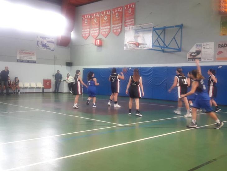 Έ&chi;&alpha;&sigma;&epsilon; &eta; &Epsilon;&Alpha;&Kappa;&Alpha; &alpha;&pi;ό &tau;&omicron;&nu; &Xi;ά&nu;&theta;&omicron;