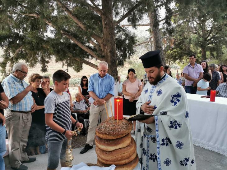 &Omicron; &epsilon;&sigma;&pi;&epsilon;&rho;&iota;&nu;ό&sigmaf; &tau;&eta;&sigmaf; &Alpha;&gamma;ί&alpha;&sigmaf; &Pi;&alpha;&rho;&alpha;&sigma;&kappa;&epsilon;&upsilon;ή&sigmaf; &sigma;&tau;&omicron; &Chi;&omicron;&rho;ί&zeta;&iota; &tau;&omicron;&upsilon; &Beta;&alpha;&theta;ύ