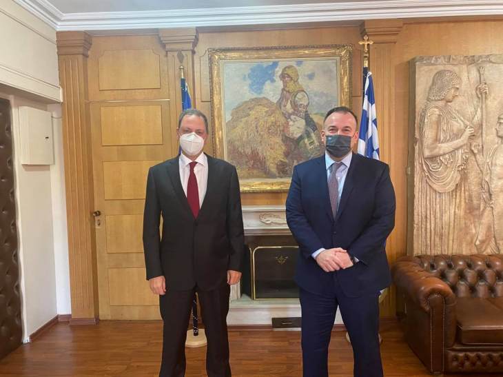 &Iota;&omega;ά&nu;&nu;&eta;&sigmaf; &Pi;&alpha;&pi;&pi;ά&sigmaf;: &Pi;&alpha;&rho;ά&tau;&alpha;&sigma;&eta; &gamma;&iota;&alpha; &tau;&eta;&nu; &tau;&omicron;&pi;&omicron;&theta;έ&tau;&eta;&sigma;&eta; VMS &kappa;&alpha;&iota; &Epsilon;RS, &gamma;&iota;&alpha; ά&delta;&epsilon;&iota;&alpha; &alpha;&lambda;ί&epsilon;&upsilon;&sigma;&eta;&sigmaf; &omicron;&lambda;&omicron;&theta;&omicron;ύ&rho;&iota;&omega;&nu;.