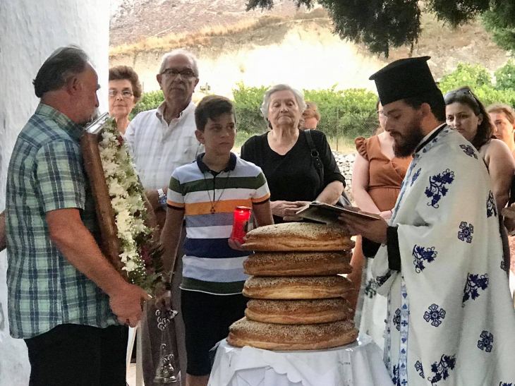 &Phi;&omega;&tau;&omicron;&gamma;&rho;&alpha;&phi;ί&epsilon;&sigmaf; &kappa;&alpha;&iota; &beta;ί&nu;&tau;&epsilon;&omicron; &alpha;&pi;ό &tau;&omicron;&nu; &pi;&alpha;&nu;&eta;&gamma;&upsilon;&rho;&iota;&kappa;ό &epsilon;&sigma;&pi;&epsilon;&rho;&iota;&nu;ό &tau;&eta;&sigmaf; &Mu;&epsilon;&tau;&alpha;&mu;&omicron;&rho;&phi;ώ&sigma;&epsilon;&omega;&sigmaf; &tau;&omicron;&upsilon; &Sigma;&omega;&tau;ή&rho;&omicron;&sigmaf; &Iota;&eta;&sigma;&omicron;ύ &Chi;&rho;&iota;&sigma;&tau;&omicron;ύ &sigma;&tau;&omicron; &mu;&iota;&kappa;&rho;ό &epsilon;&kappa;&kappa;&lambda;&eta;&sigma;ά&kappa;&iota; &sigma;&tau;&omicron; &Beta;&alpha;&theta;ύ