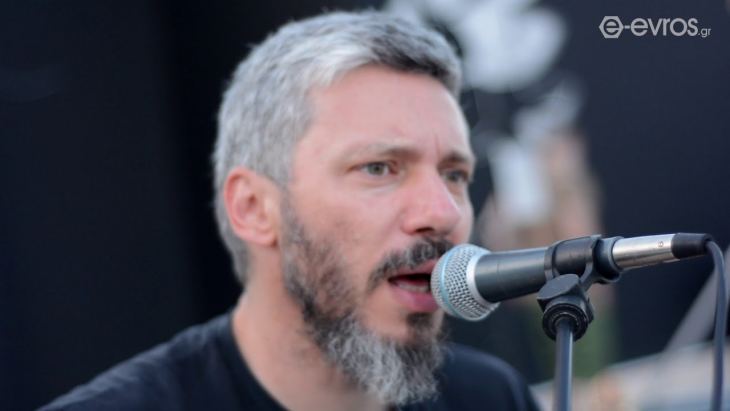 &Alpha;&kappa;&omicron;ύ&sigma;&tau;&epsilon; &tau;&omicron;&nu; &Alpha;&lambda;&kappa;ί&nu;&omicron;&omicron; &Iota;&omega;&alpha;&nu;&nu;ί&delta;&eta; &sigma;&epsilon; έ&nu;&alpha; &upsilon;&pi;έ&rho;&omicron;&chi;&omicron; &tau;&rho;&alpha;&gamma;&omicron;ύ&delta;&iota; &mu;&alpha;&zeta;ί &mu;&epsilon; &tau;&iota;&sigmaf; &delta;ύ&omicron; &kappa;ό&rho;&epsilon;&sigmaf; &tau;&omicron;&upsilon;