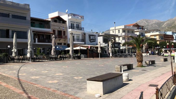 &Kappa;&omicron;&rho;&omicron;&nu;&omicron;ϊό&sigmaf;: &Alpha;&upsilon;&tau;ή &epsilon;ί&nu;&alpha;&iota; &eta; &nu;έ&alpha; &lambda;ί&sigma;&tau;&alpha; &mu;&epsilon; &tau;&iota;&sigmaf; &epsilon;&pi;&iota;&chi;&epsilon;&iota;&rho;ή&sigma;&epsilon;&iota;&sigmaf; &pi;&omicron;&upsilon; &epsilon;&upsilon;&nu;&omicron;&omicron;ύ&nu;&tau;&alpha;&iota; &alpha;&pi;ό &tau;&alpha; έ&kappa;&tau;&alpha;&kappa;&tau;&alpha; &mu;έ&tau;&rho;&alpha;