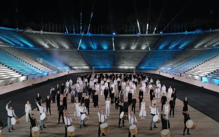 &laquo;&Alpha;&sigmaf; &kappa;&rho;&alpha;&tau;ή&sigma;&omicron;&upsilon;&nu; &omicron;&iota; &chi;&omicron;&rho;&omicron;ί&raquo;: &Tau;&omicron; &beta;&iota;&nu;&tau;&epsilon;&omicron;&kappa;&lambda;ί&pi; &tau;&eta;&sigmaf; &epsilon;&pi;&epsilon;&tau;&epsilon;ί&omicron;&upsilon; &gamma;&iota;&alpha; &tau;&alpha; 200 &chi;&rho;ό&nu;&iota;&alpha; &alpha;&pi;ό &tau;&eta;&nu; &Epsilon;&pi;&alpha;&nu;ά&sigma;&tau;&alpha;&sigma;&eta;