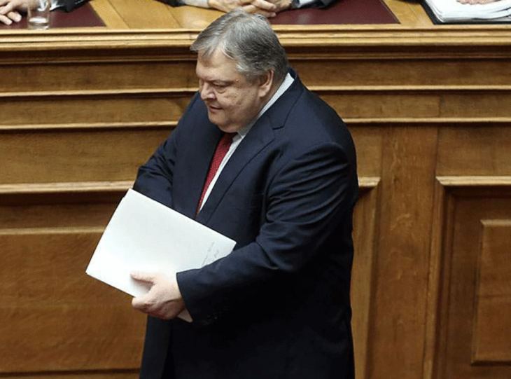 &Eta; &rho;ή&tau;&rho;&alpha; &epsilon;&xi;&alpha;ί&rho;&epsilon;&sigma;&eta;&sigmaf; &sigma;&tau;&eta; &Chi;ά&gamma;&eta; &alpha;&pi;ό &tau;&omicron;&nu; &Beta;&epsilon;&nu;&iota;&zeta;έ&lambda;&omicron;, &gamma;&iota;&alpha; &theta;έ&mu;&alpha;&tau;&alpha; &epsilon;&delta;&alpha;&phi;&iota;&kappa;ή&sigmaf; &kappa;&upsilon;&rho;&iota;&alpha;&rho;&chi;ί&alpha;&sigmaf; &kappa;&alpha;&iota; ά&mu;&upsilon;&nu;&alpha;&sigmaf; &tau;&omega;&nu; &nu;&eta;&sigma;&iota;ώ&nu;