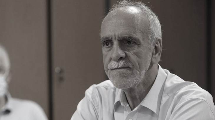 &Theta;&rho;ή&nu;&omicron;&sigmaf; &sigma;&tau;&omicron;&nu; &epsilon;&lambda;&lambda;&eta;&nu;&iota;&kappa;ό &sigma;&tau;ί&beta;&omicron;: &Pi;έ&theta;&alpha;&nu;&epsilon; &alpha;&pi;ό &kappa;&omicron;&rho;&omega;&nu;&omicron;ϊό &omicron; &sigma;&upsilon;&mu;&pi;&alpha;&tau;&rho;&iota;ώ&tau;&eta;&sigmaf; &mu;&alpha;&sigmaf; &Beta;&alpha;&sigma;ί&lambda;&eta;&sigmaf; &Sigma;&epsilon;&beta;&alpha;&sigma;&tau;ή&sigmaf;