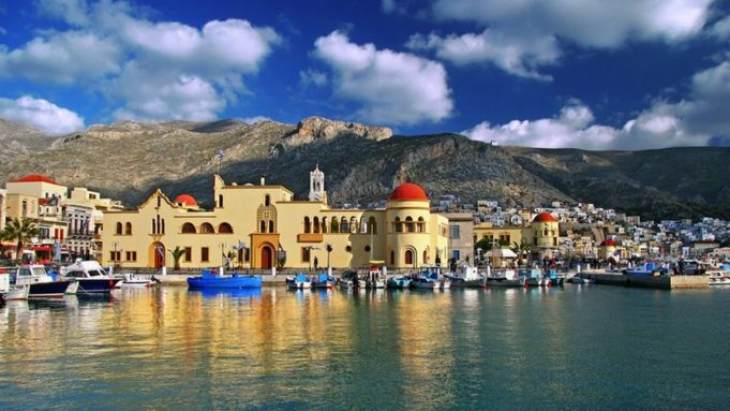 &Kappa;&alpha;&iota; &pi;ά&lambda;&iota; &eta; &Kappa;ά&lambda;&upsilon;&mu;&nu;&omicron;&sigmaf; &hellip;&xi;&epsilon;&chi;&omega;&rho;ί&zeta;&epsilon;&iota;  &Tau;&eta;&sigmaf;  &Epsilon;&lambda;έ&nu;&eta;&sigmaf;  &Tau;&sigma;&omicron;&upsilon;&lambda;&phi;ά